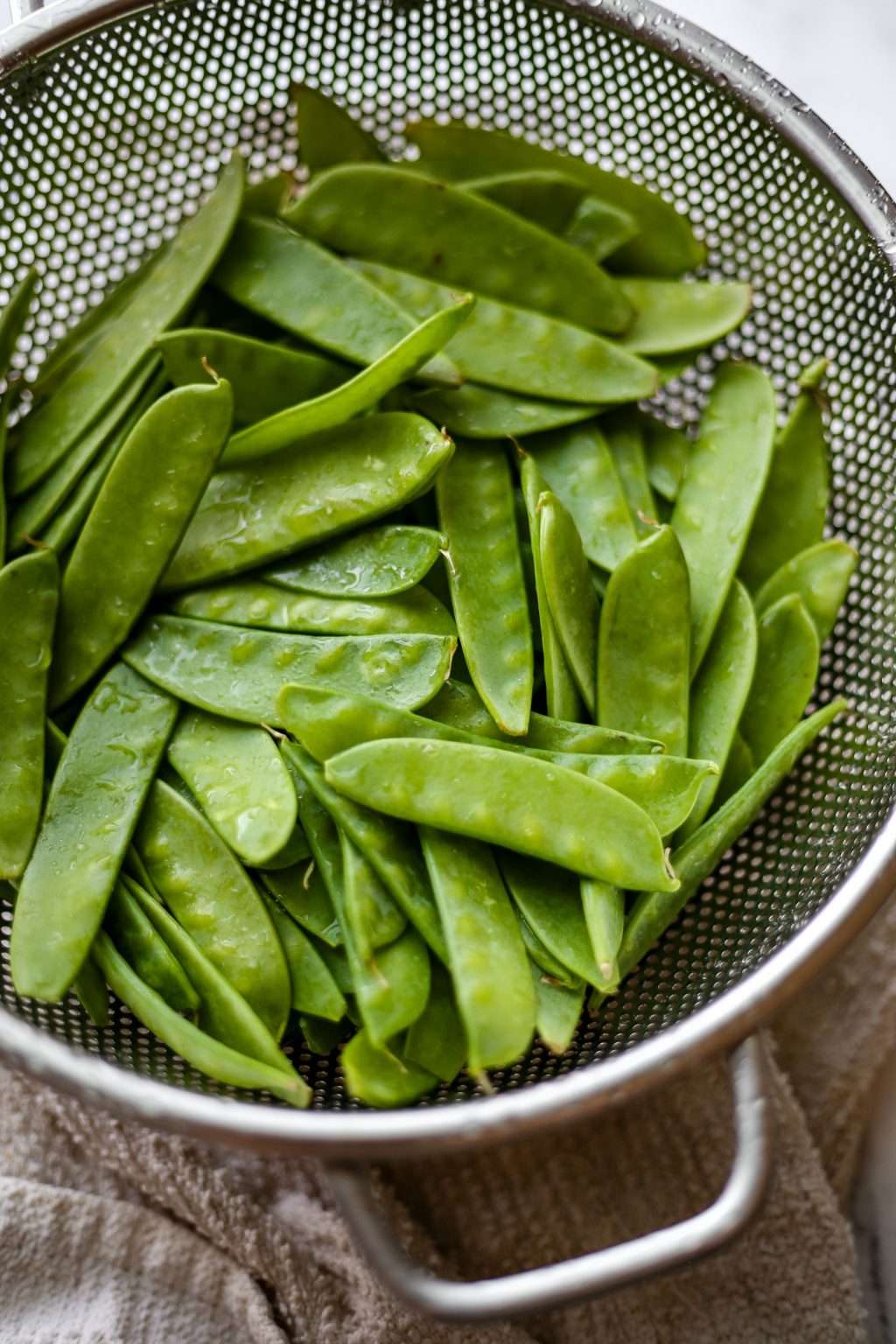 Naturally Fermented Snow Peas with Garlic and Black Pepper